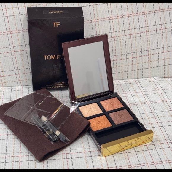 Tom Ford Eye Color Quad Eyeshadow Pallette 04 Suspicion NWT $95R - Picture 1 of 12